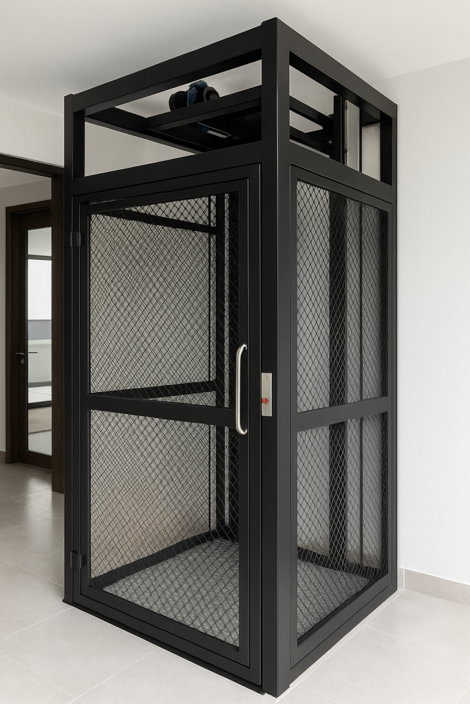 elevador montacargas moderno con interior de acero inoxidable en un edificio contemporáneo